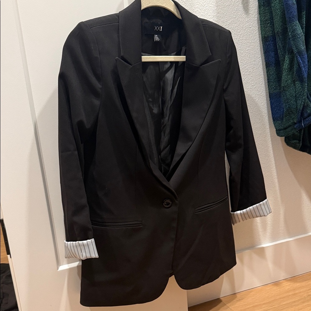 Forever 21 Classic Black Blazer